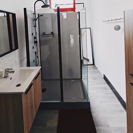 Chambre Privee Au 3E Etage Sans Ascenceur En Plein Centre De Charleroi Daire Dış mekan fotoğraf