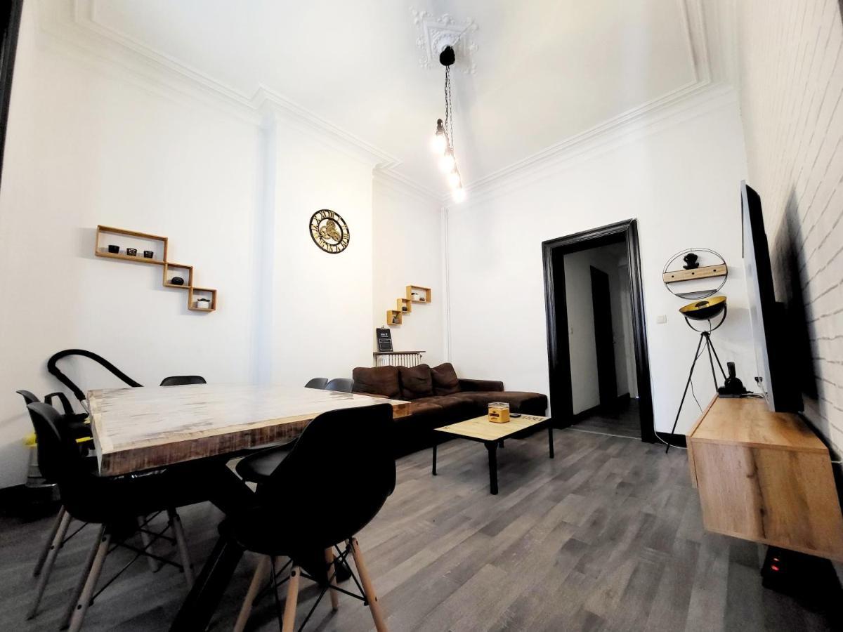 Chambre Privee Au 3E Etage Sans Ascenceur En Plein Centre De Charleroi Daire Dış mekan fotoğraf